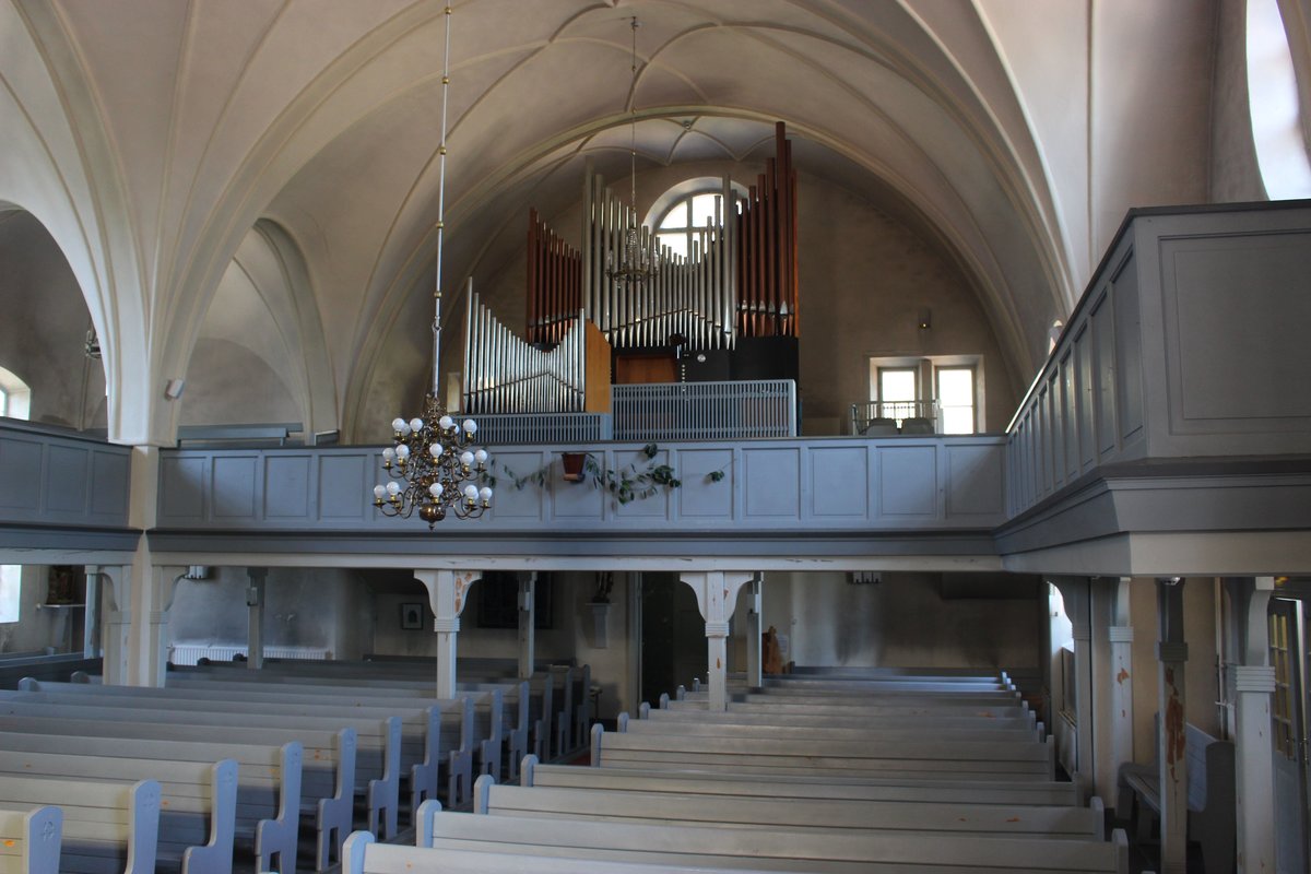 Avaa kuva isommaksi B4 Luvian kirkko, saarnastuolista urkuparvelle_L.