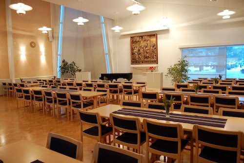 Avaa kuva isommaksi Tapulin sali