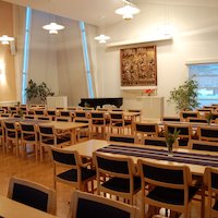 Avaa kuva isommaksi Tapulin sali