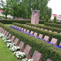 Avaa kuva isommaksi Luvian sankarihautoja