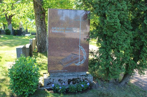 Avaa kuva isommaksi B6 Luvian Karjalaan jääneiden kivi_S.